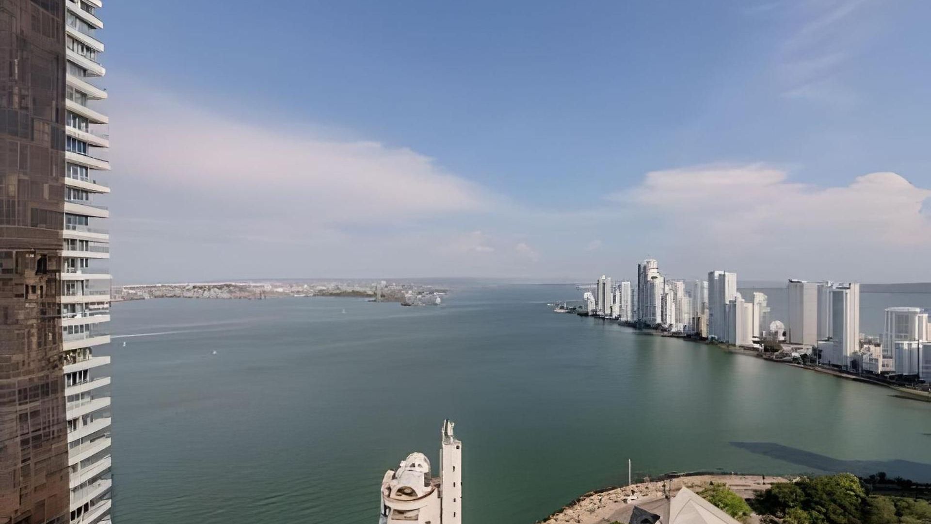 Impresionante Vista A La Bahía 3207